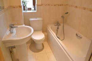 Family bathroom- click for photo gallery